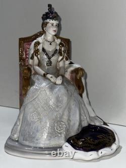 2002 Royal Worcester Queen Elizabeth II In Coronation Robes limited edition