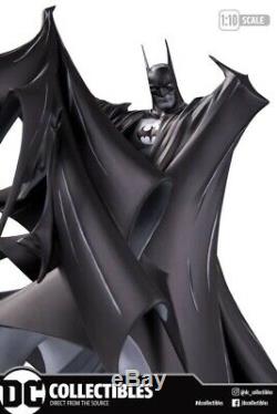 BATMAN BLACK & WHITE TODD MCFARLANE Ver 2 Deluxe Statue Ltd 5000 PRE-ORDER