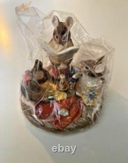 Beatrix Potter Limited Edition Figurine. The Tailor Of Gloucester A3101 422/1250