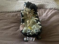 Betty boop In Black Bath Collectible Figurine limited edition no 766/1000