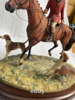 Border Fine Arts Moving Off Limited Edition Figurine hunting/working dog