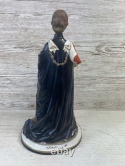 Capodimonte Porcelain Figurine Queen Elizabeth II Limited Edition 219 VGC