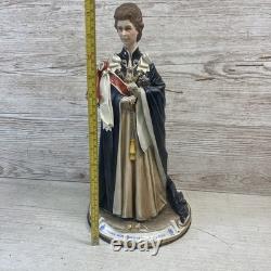 Capodimonte Porcelain Figurine Queen Elizabeth II Limited Edition 219 VGC