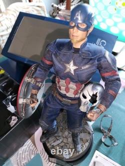 Captain America 1/6th Scale Limited Edition Collectible Figurine