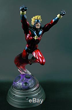 Captain Marvel Classic Statue New 2013 LTD to 530 Bowen Marvel Comics