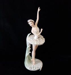 Coalport Bone China Royal Academy Of Dancing Figurine Dame Margot Fonteyn Ltd