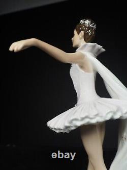 Coalport Limited Edition Dame Margot Fonteyn As'Cinderella