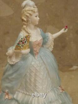 Coalport Vintage Marie Antoinette Bone China Figurine Femme Fatales Ltd Edition