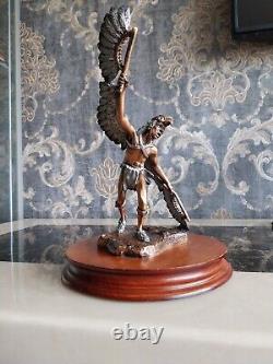 Collectable Legends U. S. A Figurine'Eagle Dancer' Limited Edition 1992/2500