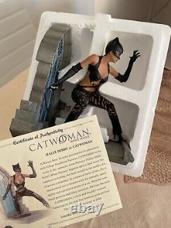DC Direct Limited Edition Halle Berry Catwoman Figurine/Statue (1250 made) M/NM
