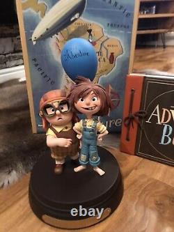 Disneyland paris disney pixar UP carl and ellie figurine Limited Edition