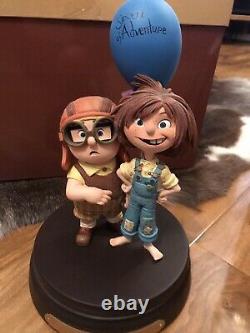 Disneyland paris disney pixar UP carl and ellie figurine Limited Edition