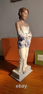 Elisa 90510 Large Figurine April Limited Edition