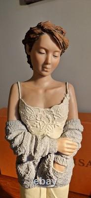 Elisa 90510 Large Figurine April Limited Edition