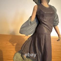 Elisa Figurine #9118 Esther #593 from a Limited Edition of 1000 Rare Collectible