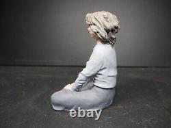 Elisa Figurine #9702 Suspiro (Sigh) #684 from a Limited Edition of 5000