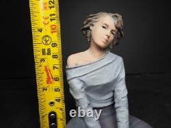 Elisa Figurine #9702 Suspiro (Sigh) #684 from a Limited Edition of 5000