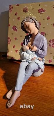 Elisa Figurine Lullaby. Limited Edition No 2488 0f 5000