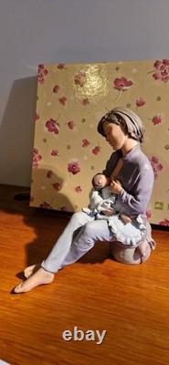 Elisa Figurine Lullaby. Limited Edition No 2488 0f 5000