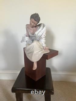 Elisa Luxe Collectible Figurine Velada, ref no 90503 Limited Edition 52/300