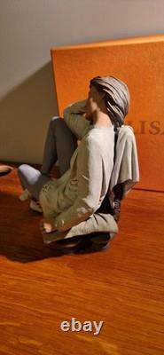 Elisa figurine 9206 Pensive- Lovely Condition, Limited Edition of Just 5000