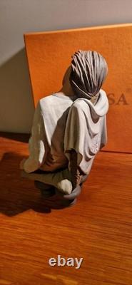 Elisa figurine 9206 Pensive- Lovely Condition, Limited Edition of Just 5000