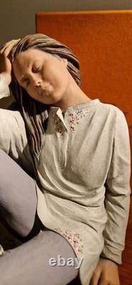 Elisa figurine 9206 Pensive- Lovely Condition, Limited Edition of Just 5000