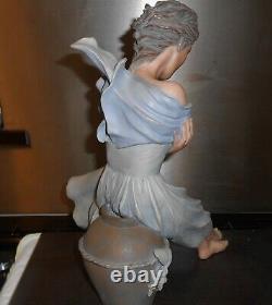 Elisa figurine/Sculpture, Romantic Moments Collection, Limited Edition, Repaired