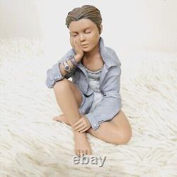 Elisa figurine/sculpture, 9610 Nina Limited Edition 2503 of 5000 Teenagers Colle