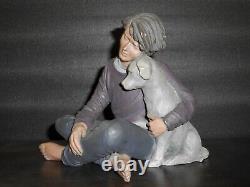 Elisa figurine/sculpture, Intimacy Collection, Limited edition of 5000 Depleted