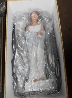 Elisa figurine/sculpture, Limited edition of 5000
