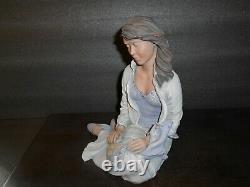 Elisa figurine/sculpture, Limited edition of 5000 Limited Edition of 5000