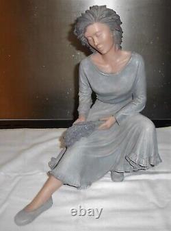 Elisa figurine/sculpture, Limited edition of 5000 Romantic Moments Collection