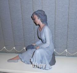 Elisa figurine/sculpture, Limited edition of 5000 Romantic Moments Collection