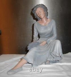 Elisa figurine/sculpture, Limited edition of 5000 Romantic Moments Collection