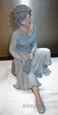 Elisa figurine/sculpture, Limited edition of 5000 Romantic Moments Collection