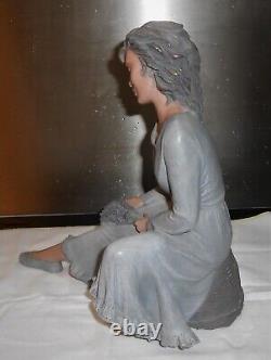 Elisa figurine/sculpture, Limited edition of 5000 Romantic Moments Collection