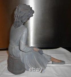 Elisa figurine/sculpture, Limited edition of 5000 Romantic Moments Collection