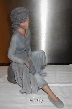 Elisa figurine/sculpture, Limited edition of 5000 Romantic Moments Collection