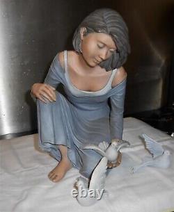 Elisa figurine/sculpture, Very Rare Limited Edition of 2000
