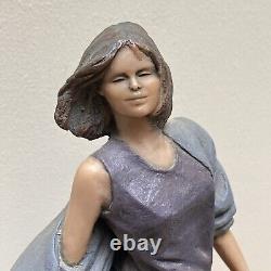 Elisa figurine sculpture Walking Limited Edition 587 of only 1000 Rare (M)