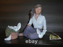Elisa figurine/sculpture, from the Gaudi Collection. Limited edition, Stunning