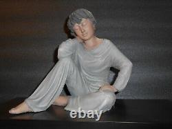 Elisa figurine/sculpture, romantic moments collection. Limited Edition of 5000