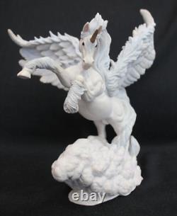 Fables, Winged Unicorn Figurine. (Ltd. Edition 1521/2950) Zephyr