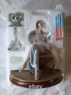 Forever Diana Limited Edition The Franklin Mint Figurine Flowers & Book Rare