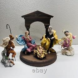 Franklin Mint The Vatican Nativity Christmas Porcelain Figurines Jesus Mary Arch