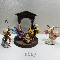 Franklin Mint The Vatican Nativity Christmas Porcelain Figurines Jesus Mary Arch