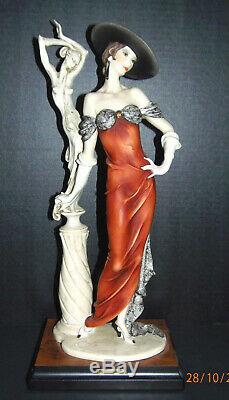 GIUSEPPE ARMANI Limited Edition FASCINATION 18 figurine LADY With SCULPTURE