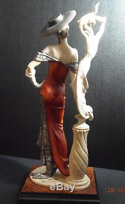 GIUSEPPE ARMANI Limited Edition FASCINATION 18 figurine LADY With SCULPTURE