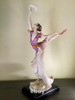 Giuseppe Armani Ballerina with Scarf figurine. Limited Edition 372/10.000